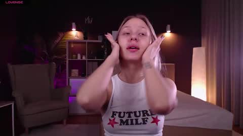 Snapshot of pooja_hegde chatting on 10/07/25, 01:14 Eva online show from 10/07/25, 01:14