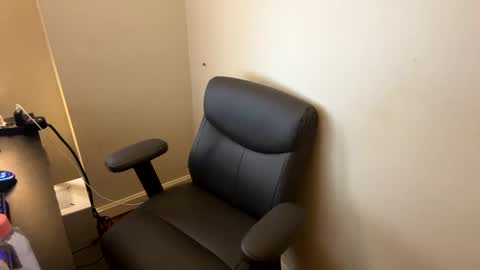 Snapshot of popfizzt chatting on 12/30/24, 01:36 popfizzt online show from 12/30/24, 01:36