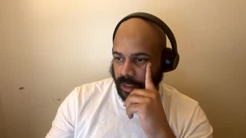 Snapshot of popfizzt chatting on 03/05/25, 10:10 popfizzt online show from 03/05/25, 10:10