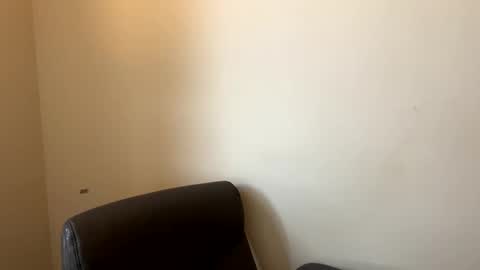 Snapshot of popfizzt chatting on 03/10/25, 01:10 popfizzt online show from 03/10/25, 01:10