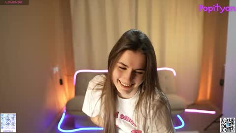 Snapshot of popityan chatting on 11/26/25, 05:30 Louise see you on December 1 at 2200 UTC3 online show from 11/26/25, 05:30