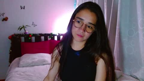 Snapshot of porcelainlux chatting on 12/10/24, 04:24 porcelainlux online show from 12/10/24, 04:24