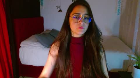 Snapshot of porcelainlux chatting on 02/20/25, 04:39 porcelainlux online show from 02/20/25, 04:39