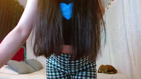 Snapshot of porcelainlux chatting on 03/01/25, 04:15 porcelainlux online show from 03/01/25, 04:15