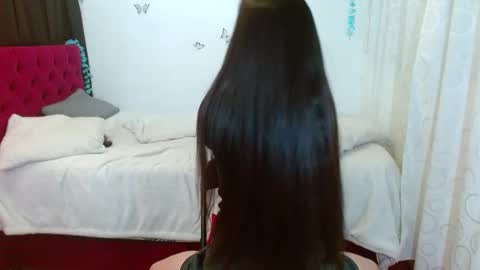 Snapshot of porcelainlux chatting on 03/02/25, 08:29 porcelainlux online show from 03/02/25, 08:29