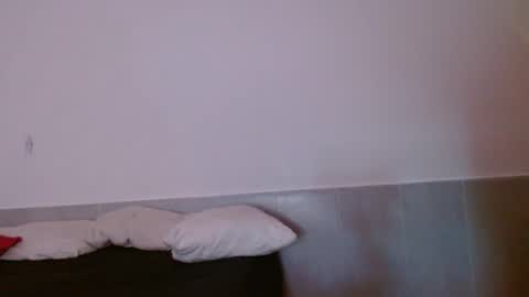 porcelainlux online show from 11/15/25, 07:16