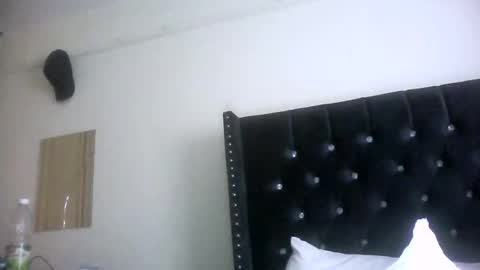 Snapshot of pork_sword3rdleg chatting on 10/31/25, 09:10 THE AMAZON DICK online show from 10/31/25, 09:10