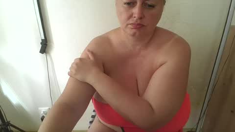 Snapshot of pornbusty chatting on 07/05/26, 08:10 MelissOfficial online show from 07/05/26, 08:10
