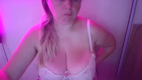 Snapshot of pornbusty chatting on 07/08/26, 06:07 MelissOfficial online show from 07/08/26, 06:07