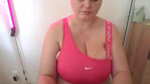 Snapshot of pornbusty chatting on 07/22/26, 07:00 MelissOfficial online show from 07/22/26, 07:00