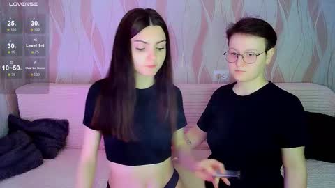 Ana and Tati online show from 10/28/25, 07:16