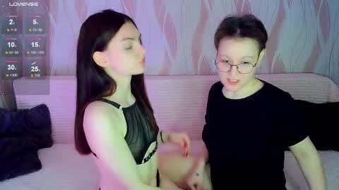 Ana and Tati online show from 11/19/25, 07:25