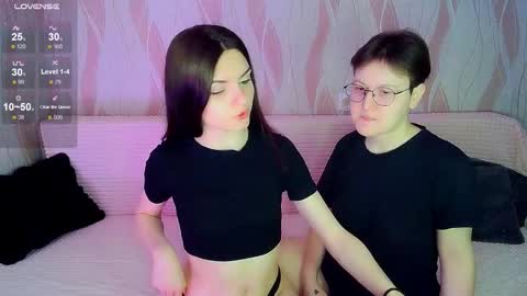 Ana and Tati online show from 12/17/25, 08:26