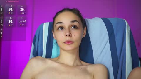 Snapshot of pornxxxcouple chatting on 12/17/25, 09:54 online show from 12/17/25, 09:54