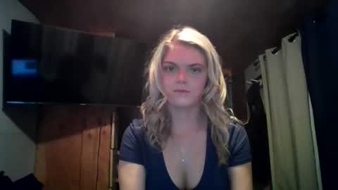 Snapshot of porshabelle chatting on 12/22/25, 01:46 porshabelle online show from 12/22/25, 01:46