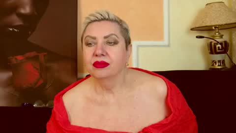 Snapshot of posh_lady chatting on 05/19/26, 07:20 LADY POSH online show from 05/19/26, 07:20