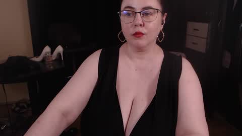 Snapshot of posh_mistress chatting on 03/09/25, 06:28 PoshMistres online show from 03/09/25, 06:28