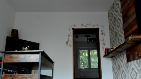 Snapshot of positivevibess chatting on 10/03/25, 12:24 positivevibess online show from 10/03/25, 12:24