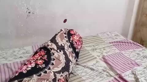 poulomi online show from 11/18/25, 05:34