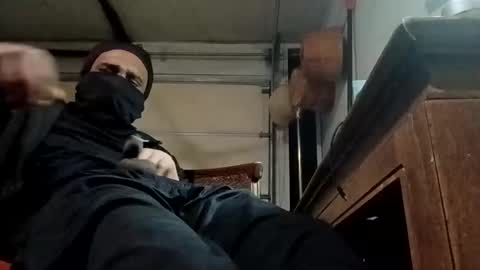 Snapshot of poundgame0710 chatting on 12/22/25, 06:10 PipeLayerPlayer007 online show from 12/22/25, 06:10