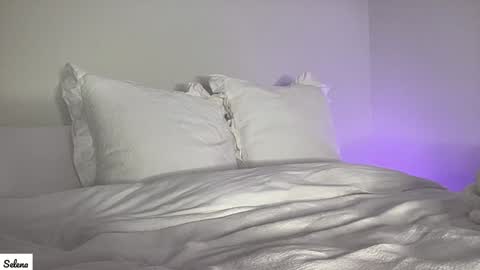 Selena online show from 12/28/24, 12:26