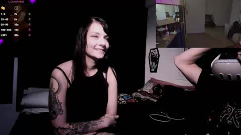 Snapshot of powercouplemix chatting on 01/08/26, 01:52 Ravena Rozz online show from 01/08/26, 01:52