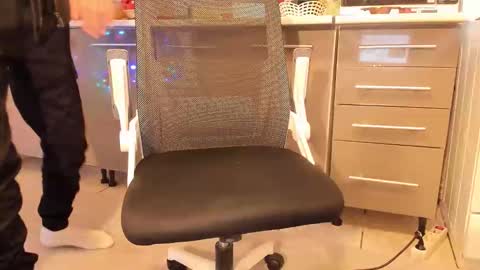 alex online show from 12/03/25, 09:40