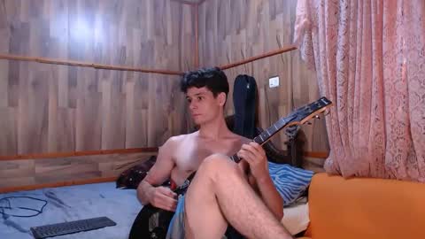 Snapshot of powertwinky chatting on 12/15/24, 09:31 chris independent  online show from 12/15/24, 09:31