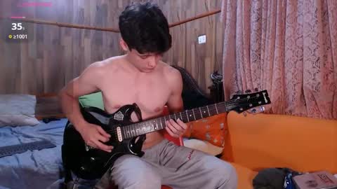 Snapshot of powertwinky chatting on 12/18/24, 10:57 chris independent  online show from 12/18/24, 10:57