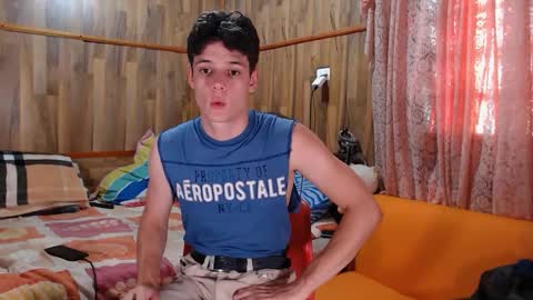 Snapshot of powertwinky chatting on 01/27/25, 09:44 chris independent  online show from 01/27/25, 09:44