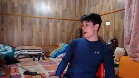 Snapshot of powertwinky chatting on 01/31/25, 05:19 chris independent  online show from 01/31/25, 05:19