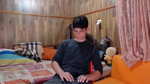 Snapshot of powertwinky chatting on 02/07/25, 10:09 chris independent  online show from 02/07/25, 10:09