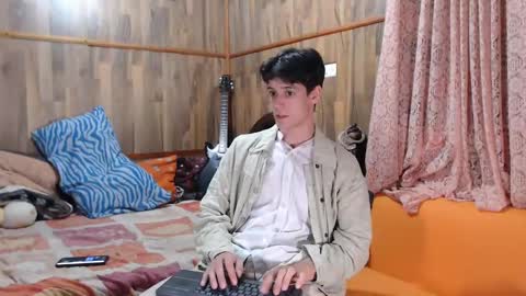 Snapshot of powertwinky chatting on 02/17/25, 02:42 chris independent  online show from 02/17/25, 02:42