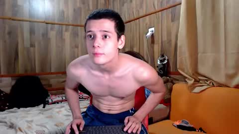 Snapshot of powertwinky chatting on 10/05/25, 04:11 chris independent  online show from 10/05/25, 04:11