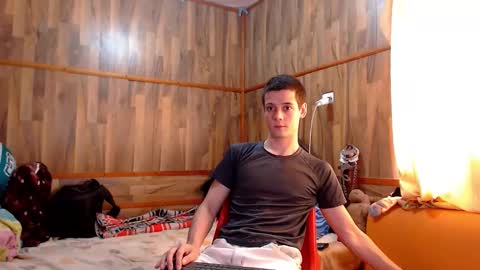 Snapshot of powertwinky chatting on 10/06/25, 07:11 chris independent  online show from 10/06/25, 07:11