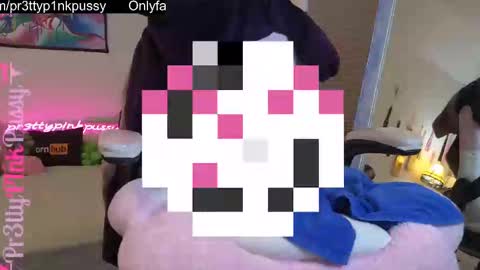 Snapshot of pr3ttyp1nkpussy chatting on 02/12/25, 03:07 Evangeline Eva Darling online show from 02/12/25, 03:07