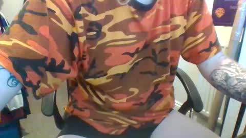 Snapshot of pr3ttyxlu5h chatting on 02/27/25, 09:32 pr3ttyxlu5h online show from 02/27/25, 09:32