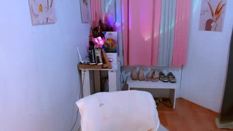 Snapshot of preciosa_banks69 chatting on 07/22/26, 12:19 preciosa_banks69 online show from 07/22/26, 12:19