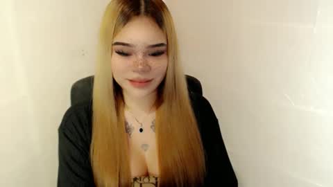 MAXXINE online show from 12/23/25, 04:21