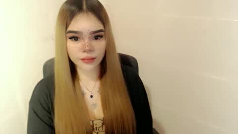 Snapshot of preciousangel69xxx chatting on 04/27/26, 07:17 MAXXINE online show from 04/27/26, 07:17