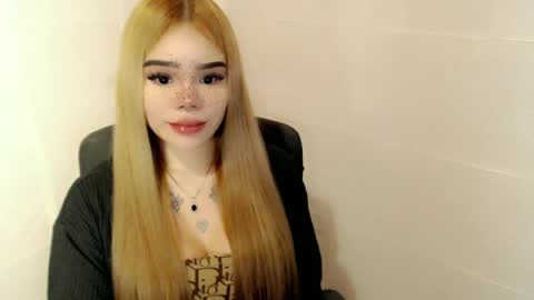Snapshot of preciousangel69xxx chatting on 05/26/26, 05:14 MAXXINE online show from 05/26/26, 05:14
