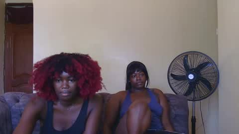 Snapshot of preetycookie chatting on 01/28/25, 12:22 Lilly online show from 01/28/25, 12:22