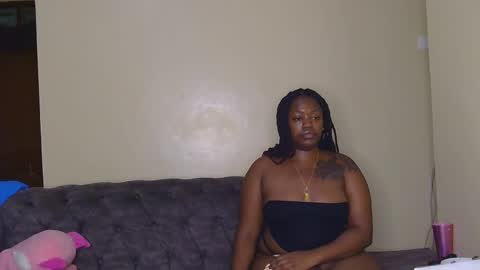 Snapshot of preetycookie chatting on 02/15/25, 12:48 Lilly online show from 02/15/25, 12:48