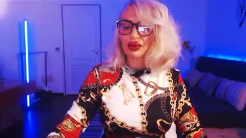 Snapshot of preggyhotmommy chatting on 12/11/24, 08:28 Victoria online show from 12/11/24, 08:28