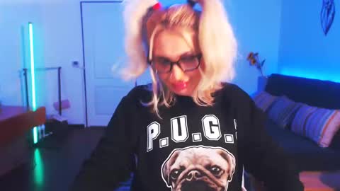 Snapshot of preggyhotmommy chatting on 01/02/25, 09:50 Victoria online show from 01/02/25, 09:50