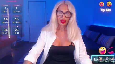 Snapshot of preggyhotmommy chatting on 09/11/25, 08:09 Victoria online show from 09/11/25, 08:09