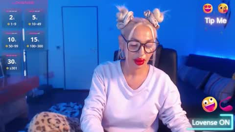 Snapshot of preggyhotmommy chatting on 10/05/25, 08:18 Victoria online show from 10/05/25, 08:18