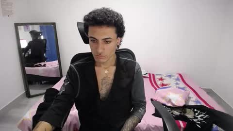 Plux online show from 11/10/25, 05:28