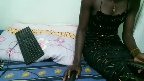 Snapshot of preshty chatting on 10/06/25, 08:01 preshty online show from 10/06/25, 08:01