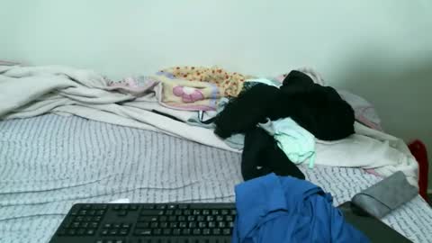 Snapshot of preshty chatting on 10/19/25, 06:03 preshty online show from 10/19/25, 06:03